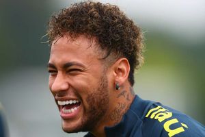 Neymar looking confident, says Fernandinho