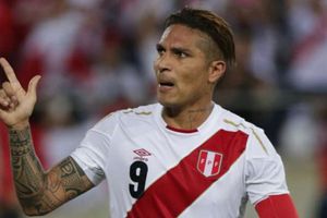 Guerrero revels in return as Peru star highlights unity
