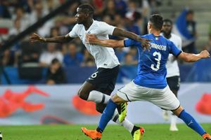 Deschamps defends Pogba after supporters whistle France star