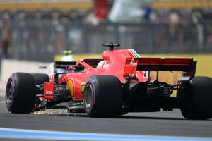 Journalists should round on Vettel - Verstappen