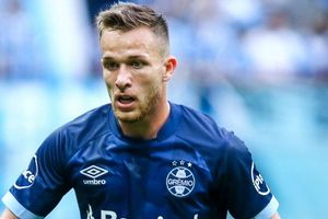 Official: Barcelona wrap up €40million Arthur deal