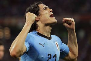 Deschamps planning for Cavani but fears Uruguay's defensive 'DNA'