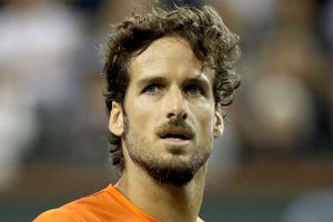 Lopez breaks Federer grand-slam record at Wimbledon