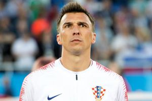 Mario Mandzukic wanted by Manchester United as part of Matteo Darmian swap deal