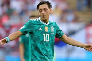 Germany should have omitted Ozil and Gundogan, says Hitzfeld