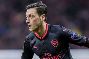 Arsenal is a family for every player - Emery offers support to Ozil