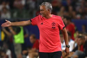 Jose Mourinho laments Manchester United's transfer business