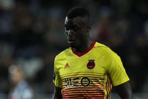 Monaco sign Pele