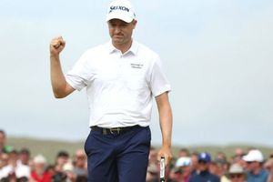 Knox wins Irish Open with two magical putts