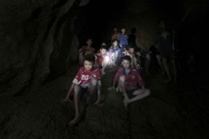 4 young footballers rescued from Thai cave in risky operation; 9 left to go