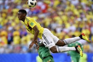 Manchester United join race for Barcelona's Yerry Mina