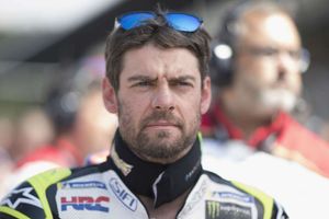 Crutchlow extends Honda stay till 2020