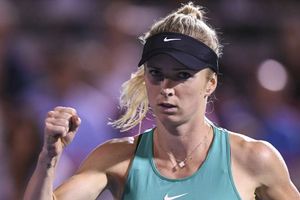 Defending champ Svitolina, Halep final-four bound