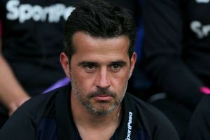 Mina? Silva says Everton need defender
