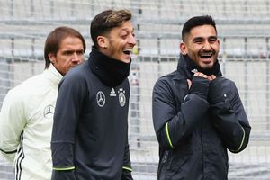 Gundogan sympathises with Ozil but won't retire from Germany duty