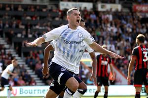 Everton's Michael Keane suffers small skull fracture