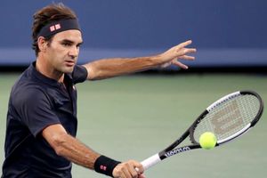 Federer to face Djokovic after Goffin withdraws