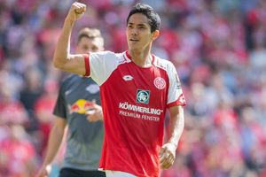 Japan's Yoshinori Muto finalises Newcastle United move from Mainz