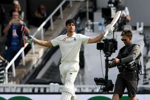 India vs England, 5th Test, Day 4 highlights: Cook's farewell century helps hosts close in on win