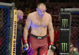 UFC Fight Night 136 results: Oleinik chokes Hunt; Blachowicz submits Krylov