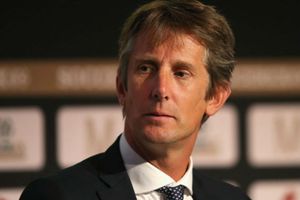 Edwin Van Der Sar dismisses rumours of United return