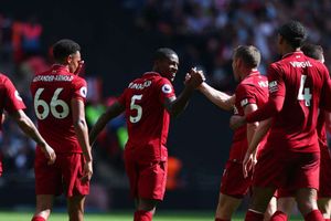 Tottenham 1 Liverpool 2: Georginio Wijnaldum, Roberto Firmino sound Reds' title intentions