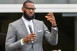 LeBron James responds to Donald Trump tweet