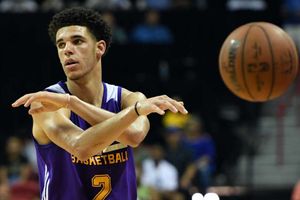 Lakers star LeBron James impressed with Lonzo Ball's return from surgery