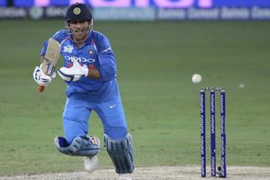 Don't want to get fined: Dhoni takes roundabout dig at umpires