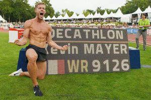 Mayer breaks decathlon world record