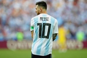 Number 10 jersey waiting for Messi, says Scaloni