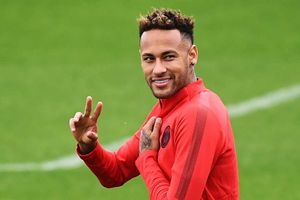 Neymar theatrics not up to us, says Liverpool's Robertson