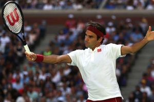 US Open 2018: Federer breezes through as Kyrgios frustrates again