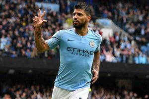 Sergio Aguero signs Man City contract extension until 2021
