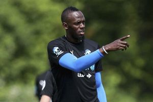 Usain Bolt has until January to showcase his football skills