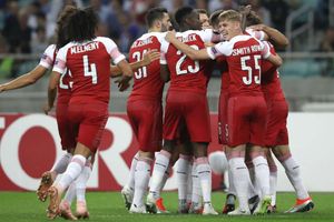 Europa League: Arsenal punish wasteful hosts Qarabag