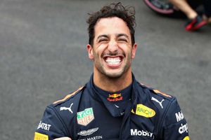 Ricciardo denies Verstappen in Red Bull one-two