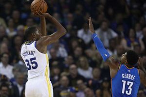 NBA: Curry, Durant lead Warriors past Thunder