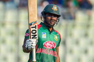 Big-hitting Imrul rescues Bangladesh in opening ODI