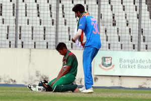 India beat Bangladesh by 2 runs to enter U-19 Asia Cup final