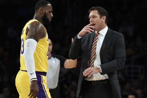 NBA: Walton frustrated by Lakers' slow start