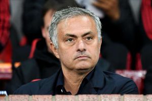 Manchester United dismiss Mourinho sack reports