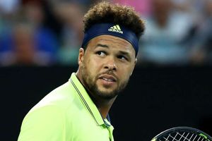 Tsonga back in business, Dzumhur dumped out in Moscow