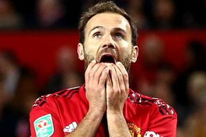 Mata braced for 'difficult month' at Man United