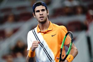 Khachanov enjoys home comforts with comprehensive Kremlin Cup win