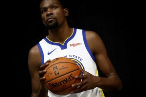 Warriors star Durant plans to be honest about free agency