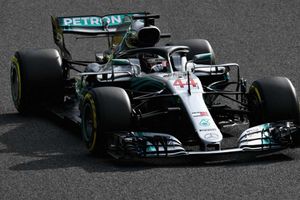 Hamilton earns 80th F1 pole as Vettel struggles at Suzuka