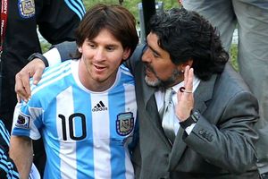 Maradona: It's useless making a leader of Messi