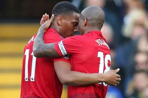 Chelsea 2 Manchester United 2: Barkley strike denies Mourinho