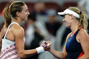 Wozniacki marches on in Beijing